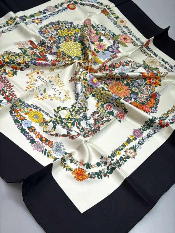 A Kalite Twill İpek Eşarp - Çiçek Desen