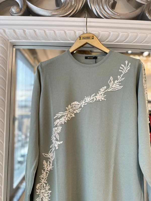 İNVEE 6848 İşlemeli Küfrengi Triko Elbise