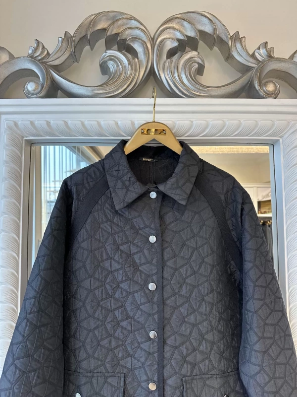 İNVEE Biye Detaylı Uzun Kapitone Ceket - Siyah