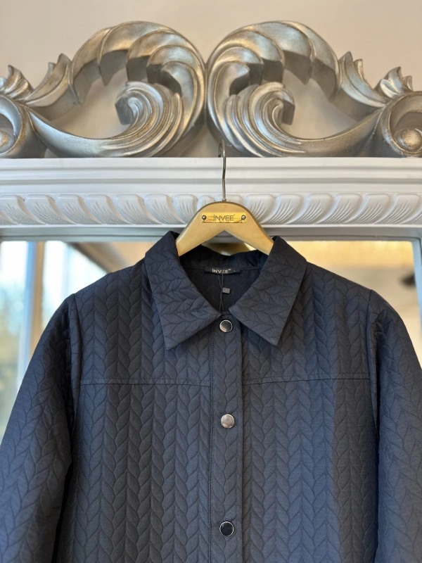 İNVEE Çıtçıt Kapamalı Desenli Kapitone Pardesü - Siyah