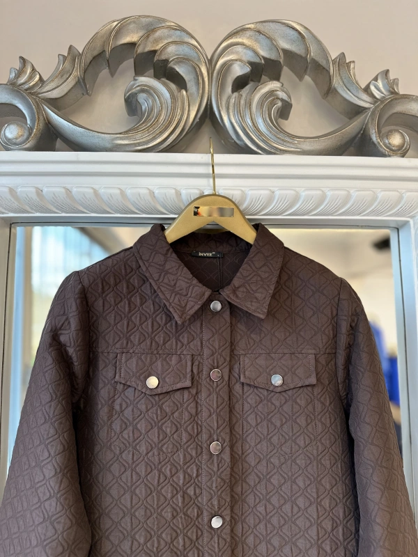 İNVEE Çıtçıt Kapamalı Kısa Kapitone Ceket - Koyu Kahverengi