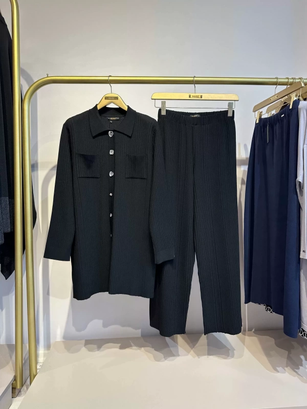 İNVEE Kalp Düğmeli Triko Takım - Siyah