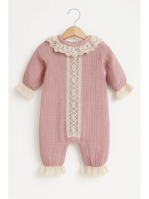 Dantel Detaylı Kız Bebek Müslin Tulum