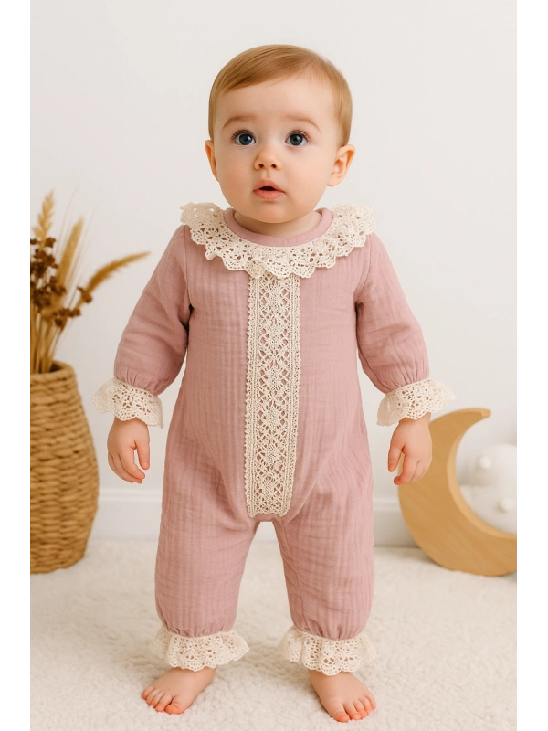 Dantel Detaylı Kız Bebek Müslin Tulum