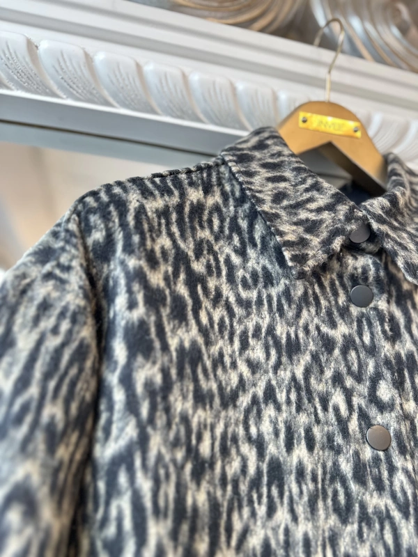 İNVEE Leopar Desenli Uzun Ceket