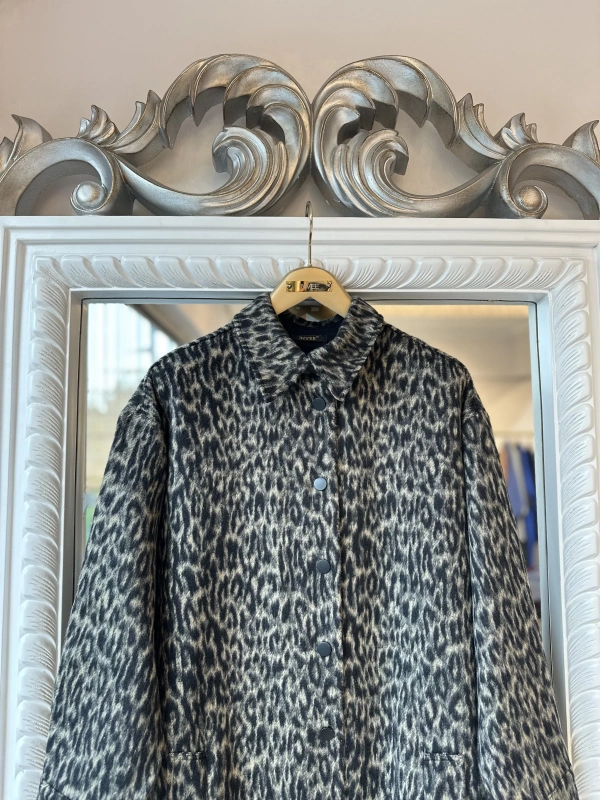 İNVEE Leopar Desenli Uzun Ceket