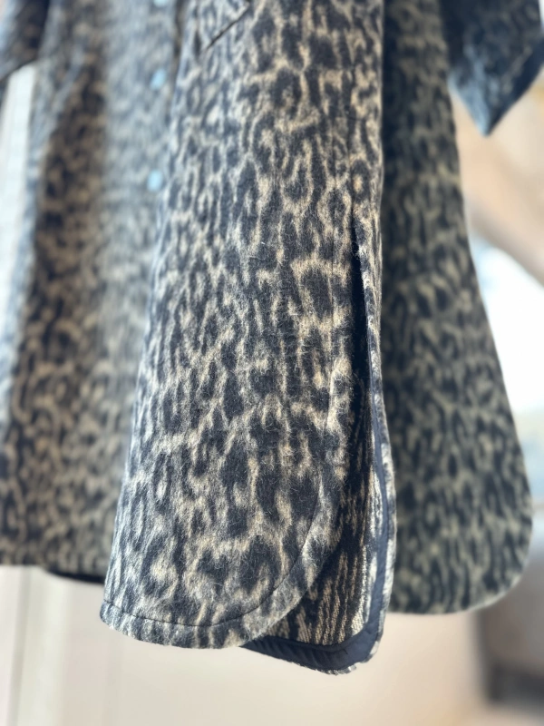 İNVEE Leopar Desenli Uzun Ceket