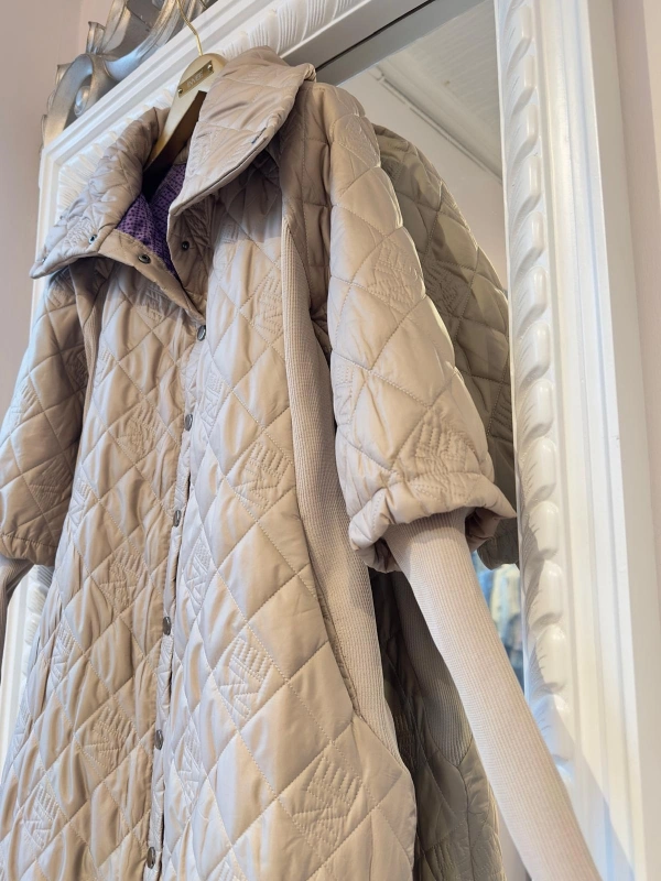 İNVEE NE Logolu Kapitone Mont - Bej