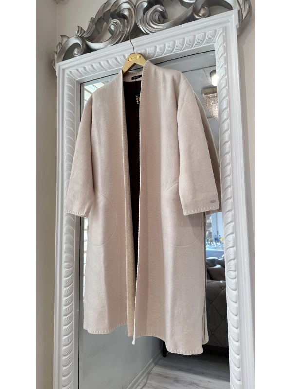 İNVEE 6224 Arkası Nakışlı Vanilya Keçe Kaban