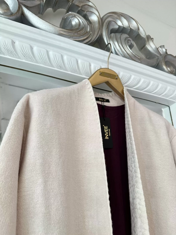 İNVEE 6224 Arkası Nakışlı Vanilya Keçe Kaban