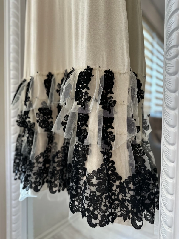 İNVEE 6308 Eteği Fırfır Detaylı İç Elbise - Bej