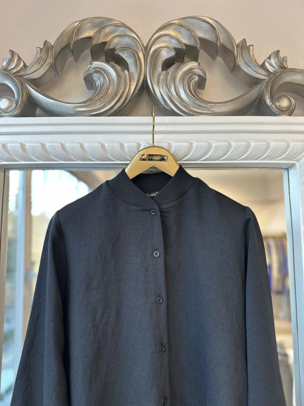 İNVEE Düğme Detaylı Geniş Gömlek - Siyah