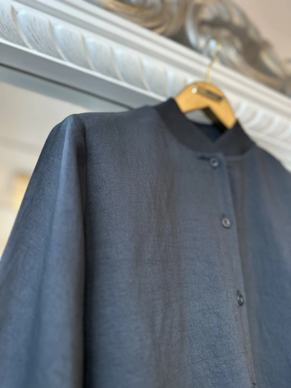 İNVEE Düğme Detaylı Geniş Gömlek - Siyah