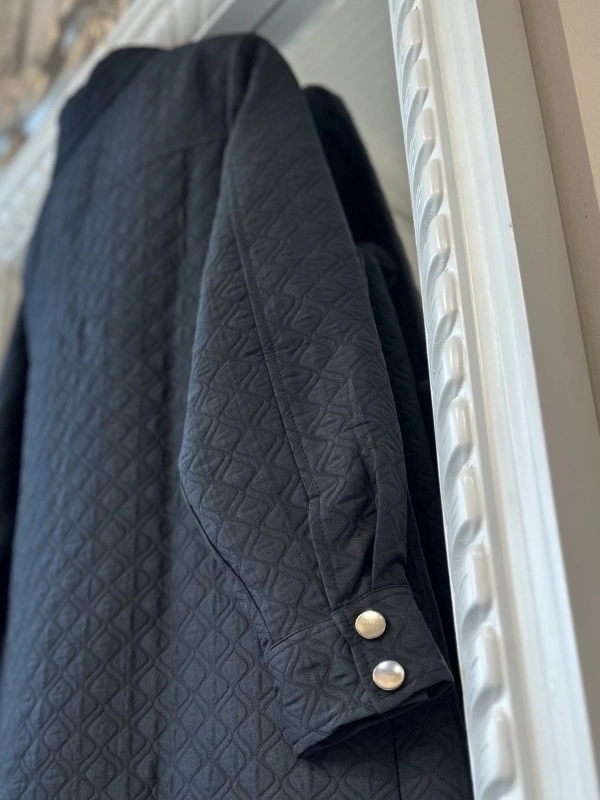 İNVEE Çıtçıt Kapamalı Kısa Kapitone Ceket - Siyah