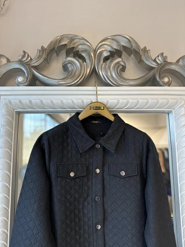 İNVEE Çıtçıt Kapamalı Kısa Kapitone Ceket - Siyah