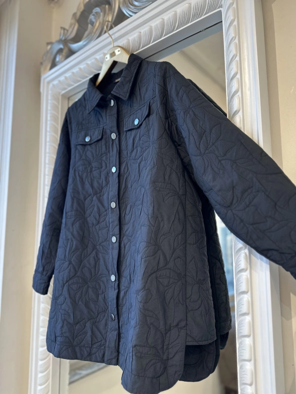 İNVEE 6827 Desenli Kapitone Ceket - Siyah