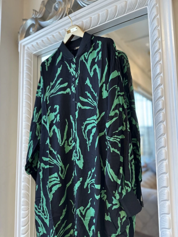 İNVEE 6832 Geniş Kalıp Siyah Gömlek