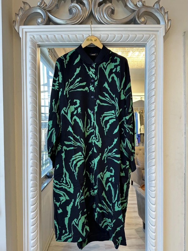 İNVEE 6832 Geniş Kalıp Siyah Gömlek