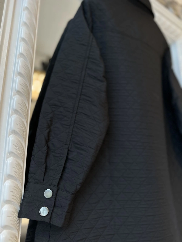 İNVEE 6879 Desenli Kapitone Ceket - Siyah