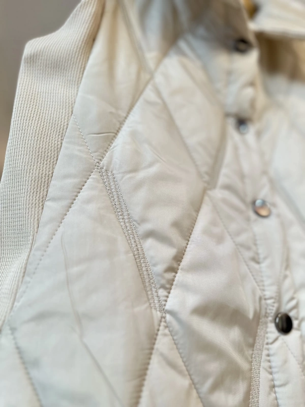 İNVEE Baklava Desenli Kapitone Yelek - Vanilya