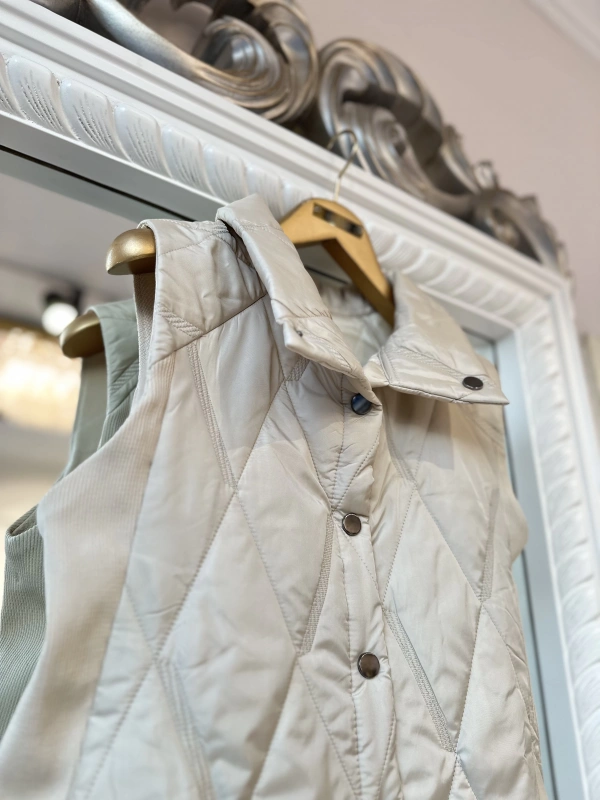 İNVEE Baklava Desenli Kapitone Yelek - Vanilya