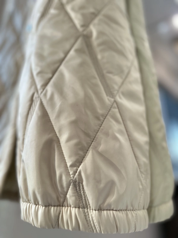 İNVEE Baklava Desenli Kapitone Yelek - Vanilya