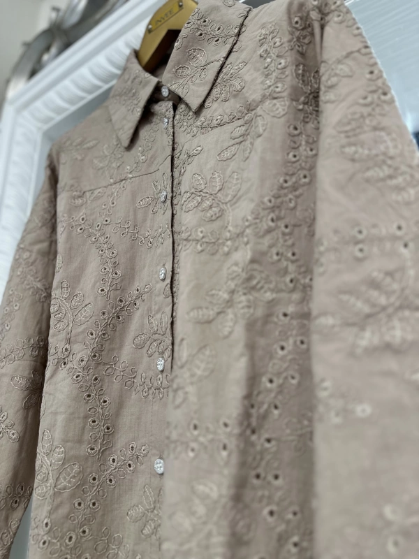 İNVEE 7019 Delik İşi Bej Gömlek