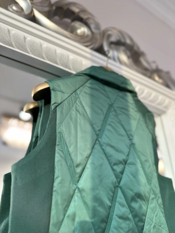 İNVEE Baklava Desenli Kapitone Yelek - Zümrüt Yeşili