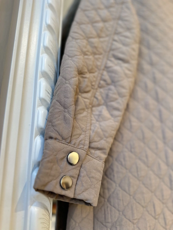 İNVEE Cepli Kapitone Uzun Ceket - Bej