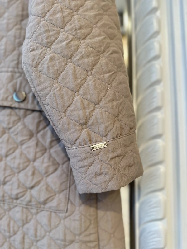 İNVEE Cepli Kapitone Uzun Ceket - Bej