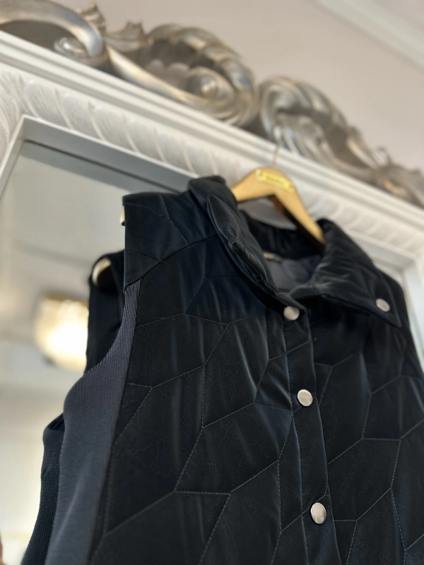 İNVEE Çıtçıt Kapamalı İpek Deri Yelek - Siyah