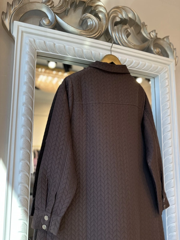 İNVEE Desenli Çıtçıt Kapamalı Kapitone Kap - Kahverengi