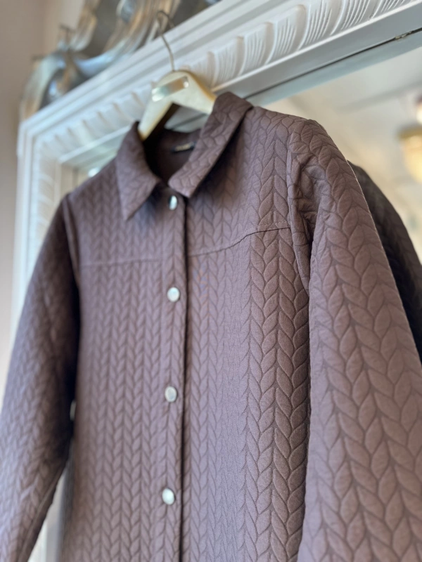 İNVEE Desenli Çıtçıt Kapamalı Kapitone Kap - Kahverengi