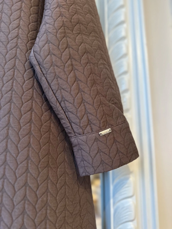 İNVEE Desenli Çıtçıt Kapamalı Kapitone Kap - Kahverengi