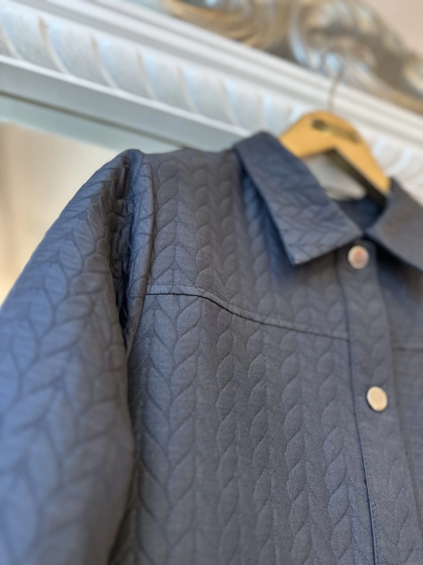 İNVEE Çıtçıt Kapamalı Desenli Kapitone Pardesü - Siyah