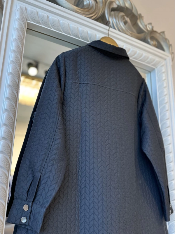 İNVEE Çıtçıt Kapamalı Desenli Kapitone Pardesü - Siyah