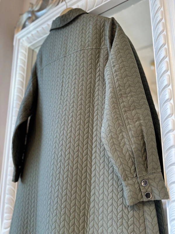 İNVEE Çıtçıt Kapamalı Uzun Kapitone Kap