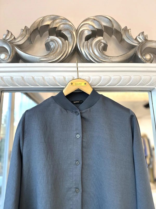 İNVEE Düğme Detaylı Geniş Gömlek - Füme