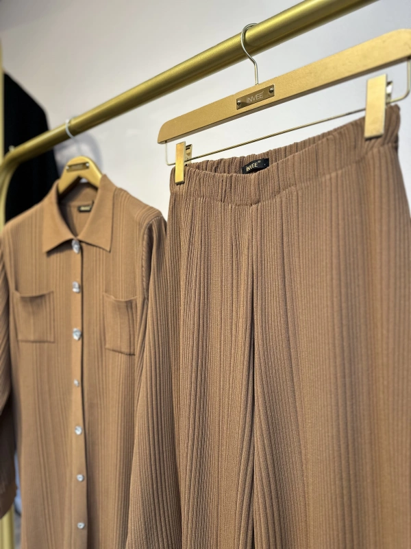 İNVEE Kalp Düğmeli Triko Takım - Toprak