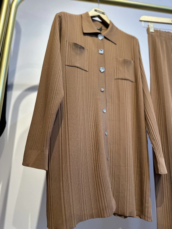 İNVEE Kalp Düğmeli Triko Takım - Toprak