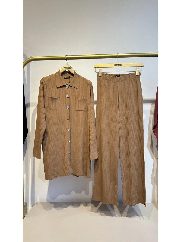 İNVEE Kalp Düğmeli Triko Takım - Toprak