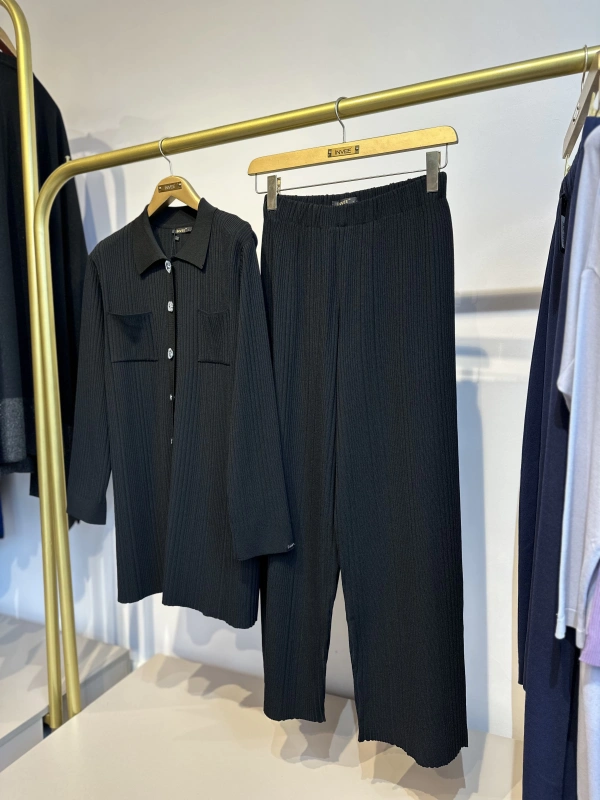 İNVEE Kalp Düğmeli Triko Takım - Siyah