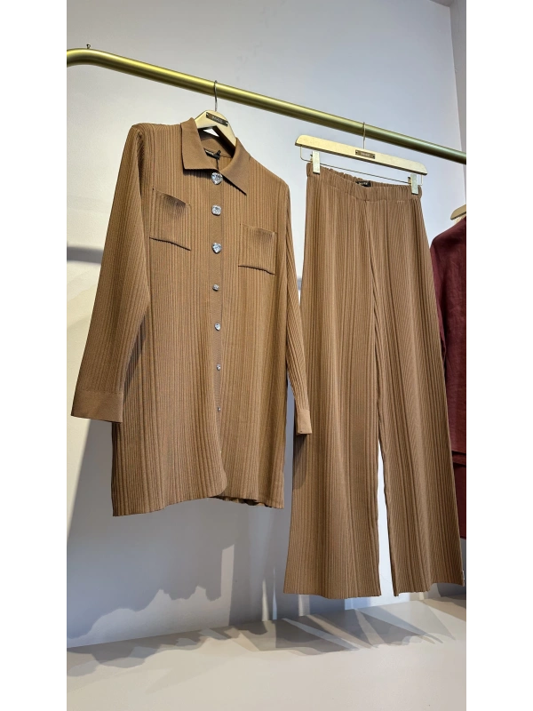 İNVEE Kalp Düğmeli Triko Takım - Toprak