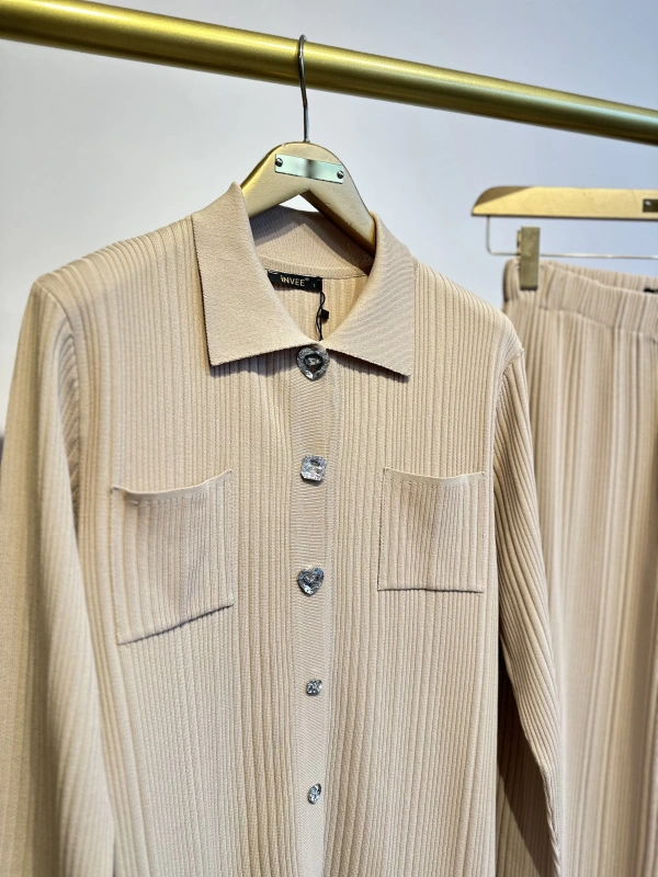 İNVEE Kalp Düğmeli Triko Takım - Bej