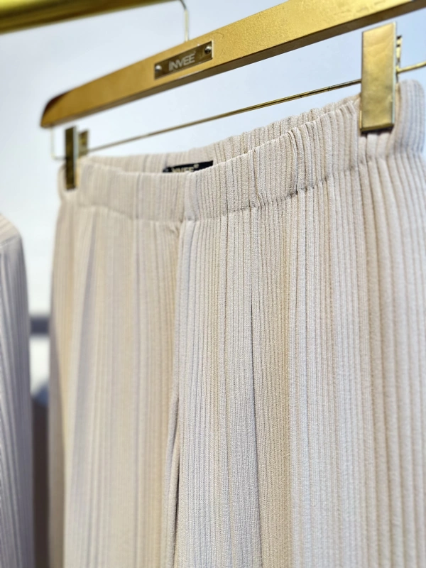 İNVEE Kalp Düğmeli Triko Takım - Bej