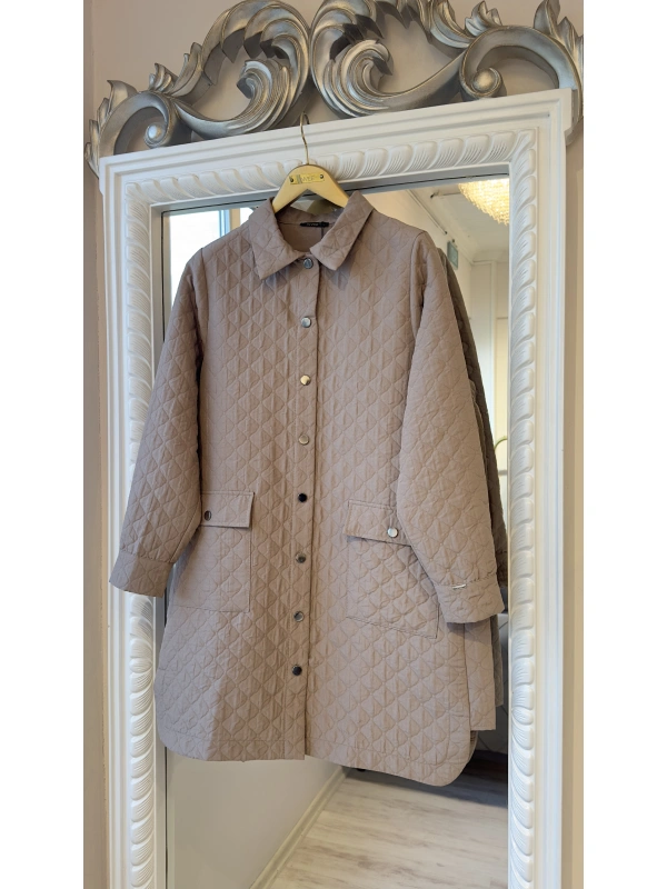 İNVEE Cepli Kapitone Uzun Ceket - Bej