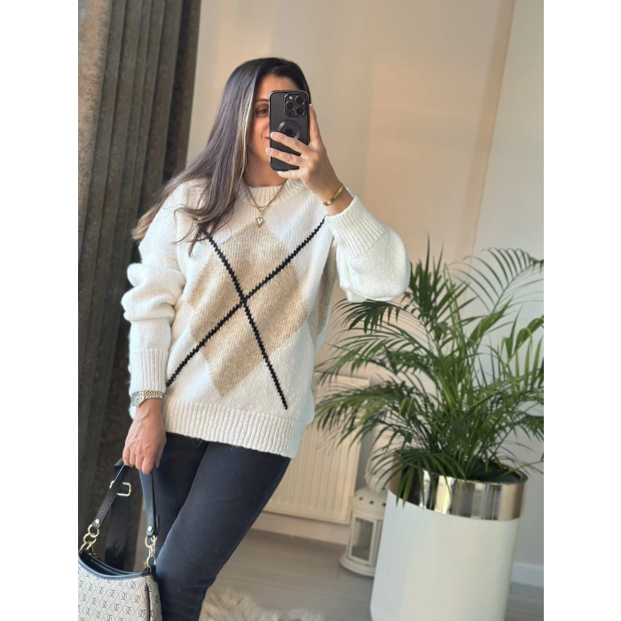 BAKLAVA DESENLİ KREM RENK KAZAK