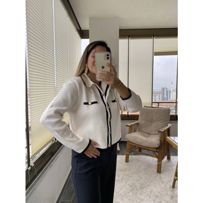 GOLD DÜĞMELİ BEJ RENK TRİKO HIRKA