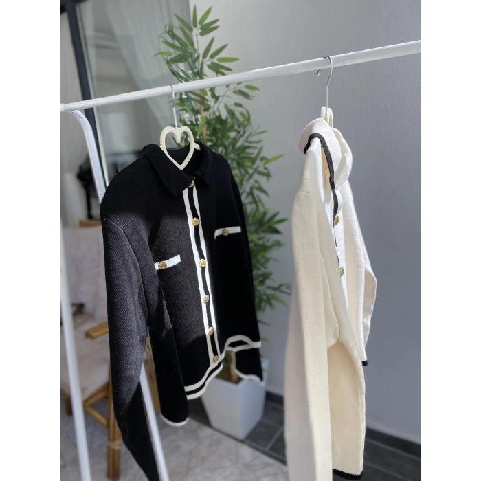 GOLD DÜĞMELİ SİYAH RENK TRİKO HIRKA