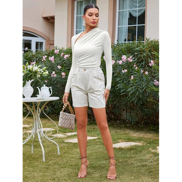 OMUZ DEKOLTELİ BEYAZ BLUZ